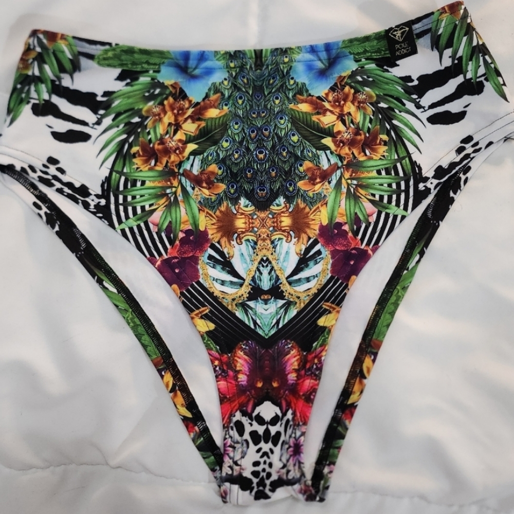 Pole Addict Size Large Mona High-Waisted Shorts